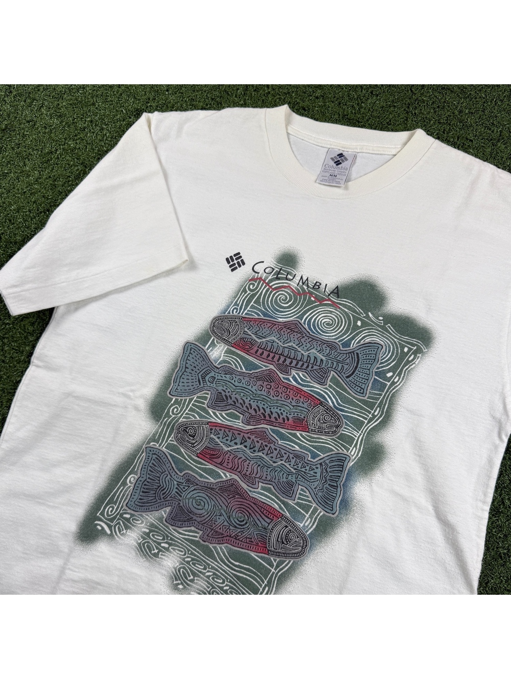 Vintage Columbia Sportswear M Fish Graphic T-Shirt Made Canada Trout Fishing 90s